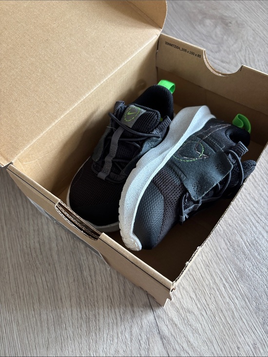 Nike Other - Nike Kids Black Sneakers with Green Accents